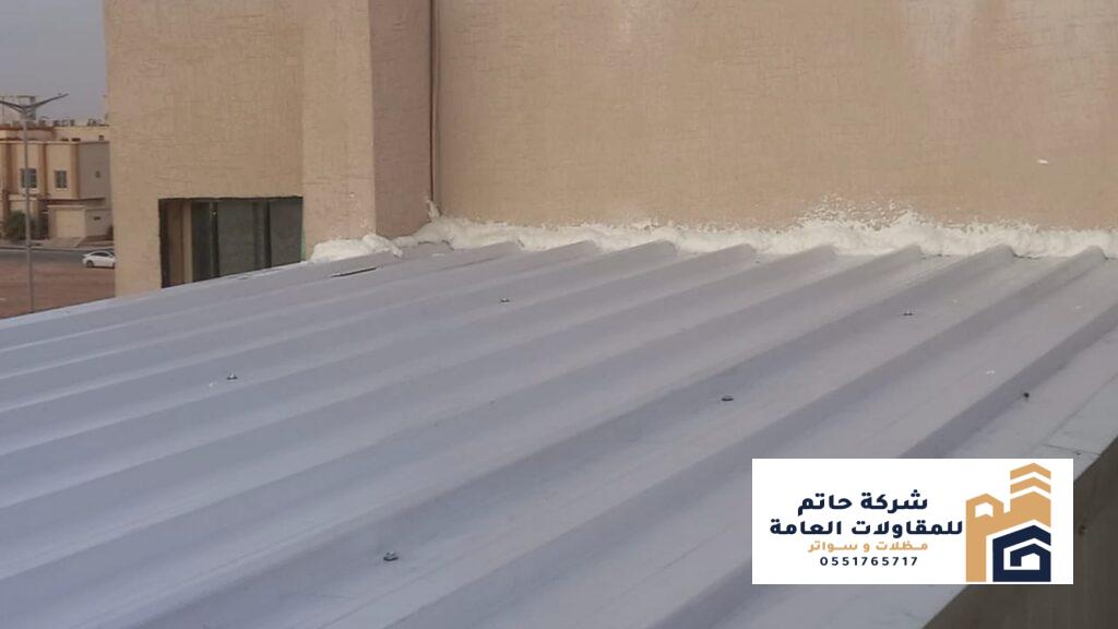 تواصل مع شركة حاتم للمقاولات لتركيب سقف ساندوتش بانل